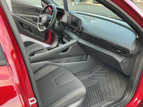 Certified 2025 Hyundai Elantra Sport image 16