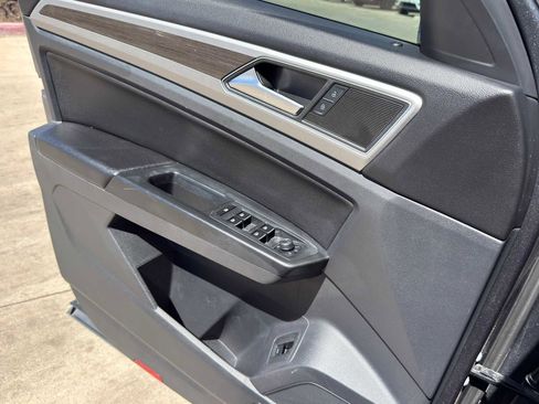 Used 2018 Volkswagen Atlas SE image 20