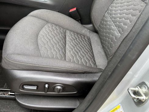 Used 2019 Chevrolet Equinox LT image 16