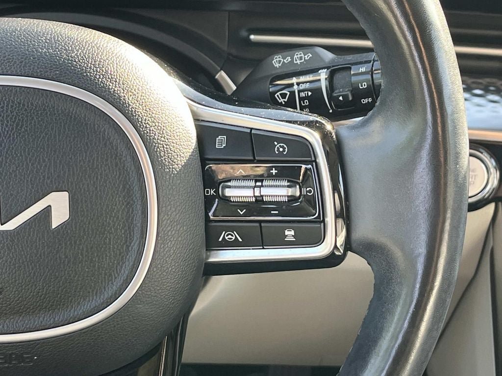 Used 2022 Kia Carnival SX Prestige FWD image 18
