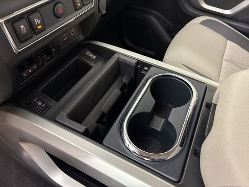 Certified 2024 Nissan Titan SV w/ SV Convenience Package image 36