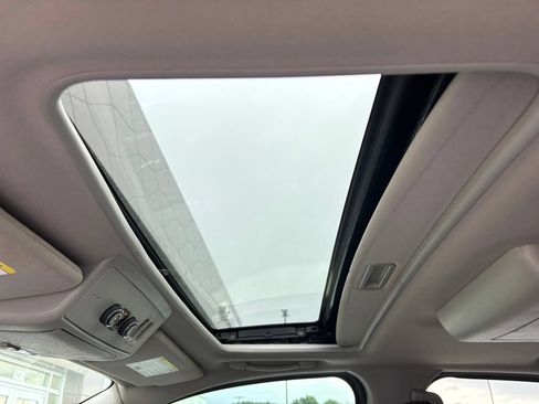 Used 2015 Nissan Armada SL w/ Moonroof Package RWD image 10