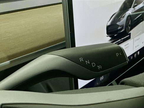 Used 2023 Tesla Model 3 Standard Range image 24