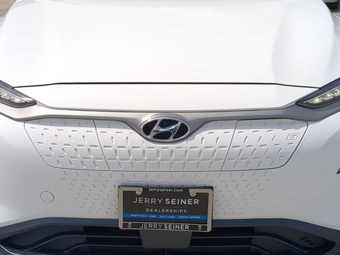 Used 2021 Hyundai Kona Ultimate w/ Cargo Package FWD image 10