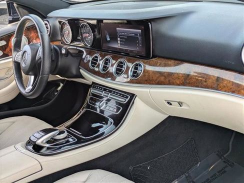 Used 2018 Mercedes-Benz E 300 image 21