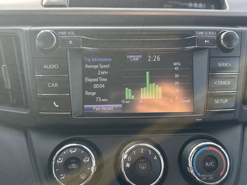 Used 2018 Toyota RAV4 LE image 25