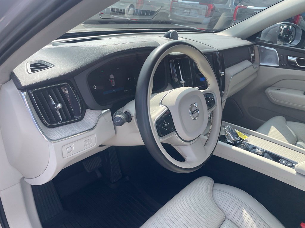 Used 2022 Volvo XC60 B6 Inscription w/ Advanced Package AWD/4WD image 12