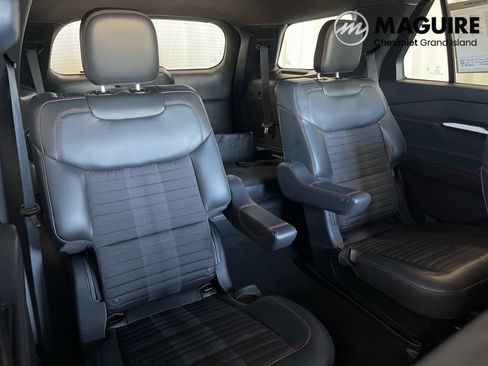 Used 2025 Ford Explorer ST-Line AWD/4WD image 31