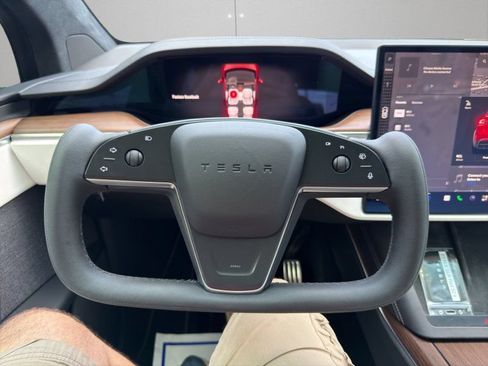 Used 2023 Tesla Model X AWD/4WD image 14