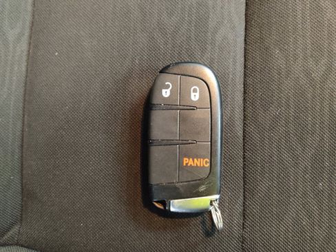 Used 2022 Dodge Durango SXT image 32