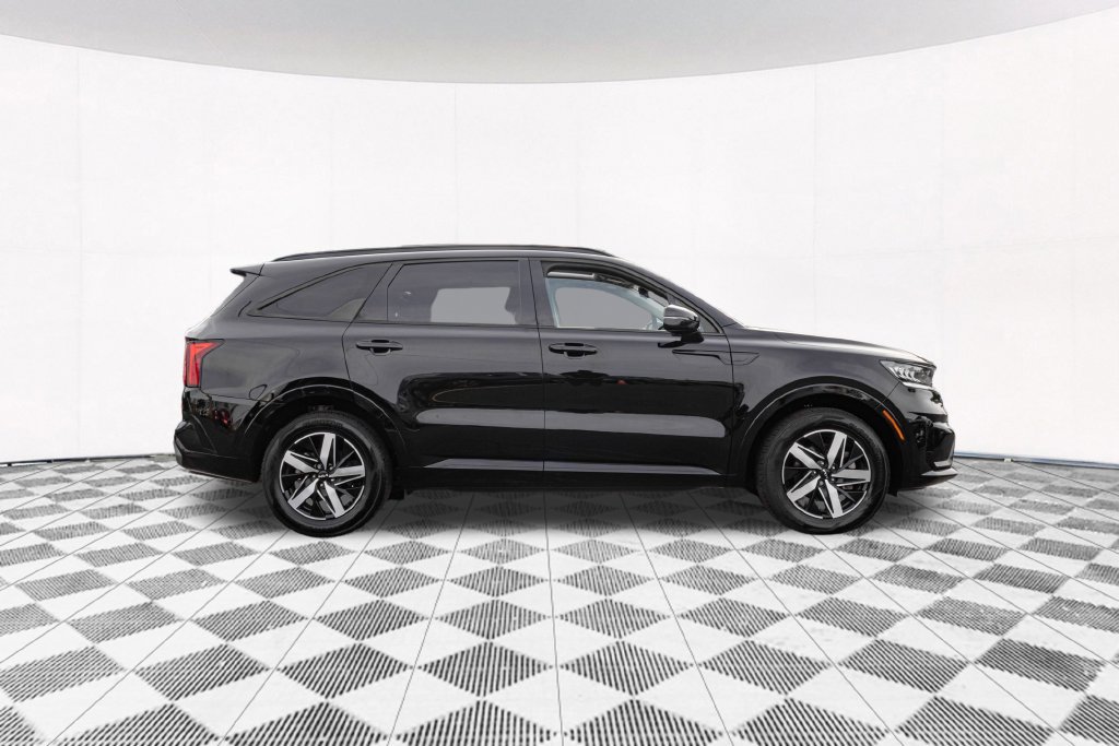 Used 2023 Kia Sorento S w/ Panoramic Sunroof Package FWD image 11