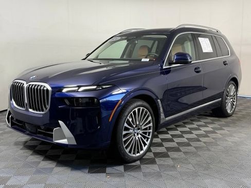 Used 2024 BMW X7 xDrive40i w/ Executive Package AWD/4WD image 2
