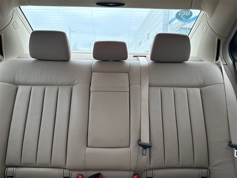 Used 2011 Mercedes-Benz E 550 4MATIC Sedan image 20