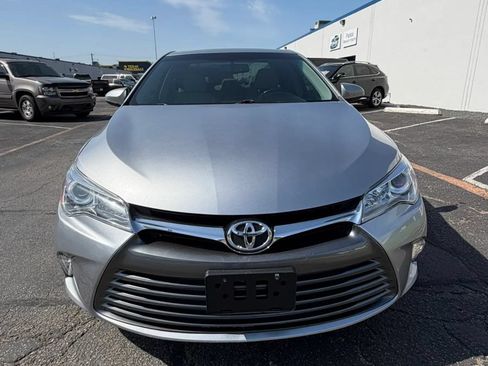 Used 2016 Toyota Camry XLE w/ Moonroof Package FWD image 9