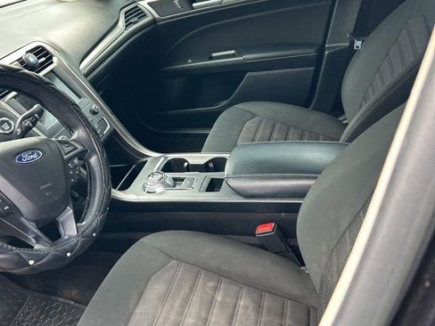 Used 2019 Ford Fusion SE image 7