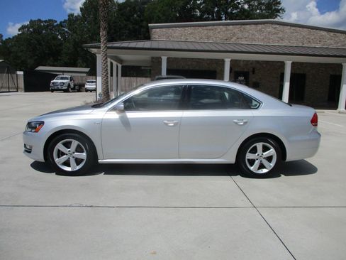 Used 2015 Volkswagen Passat 1.8T Limited Edition FWD image 18