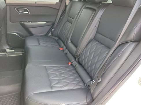 Used 2022 Nissan Rogue Platinum w/ Head-Up Display Package image 16