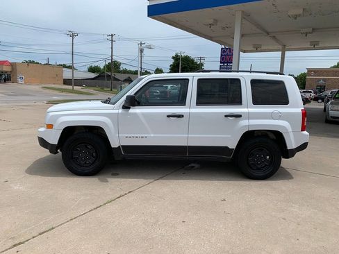 Used 2016 Jeep Patriot Sport FWD image 4