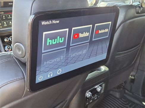 Used 2023 GMC Yukon XL Denali Ultimate image 12