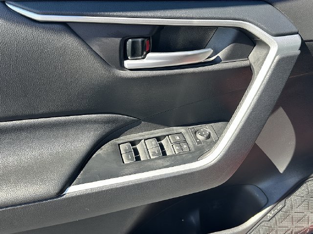 Certified 2025 Toyota RAV4 XLE w/ Convenience Package FWD image 24