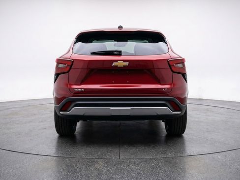 Used 2025 Chevrolet Trax LT FWD image 7