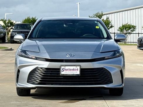 Used 2025 Toyota Camry LE w/ Convenience Package AWD/4WD image 2
