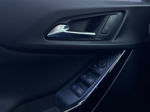 Used 2025 Chevrolet Equinox LT image 20