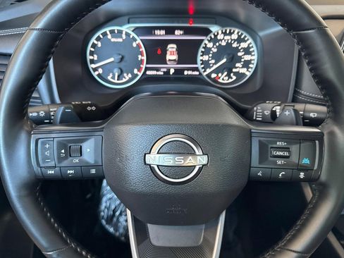 Used 2025 Nissan Rogue SV image 15