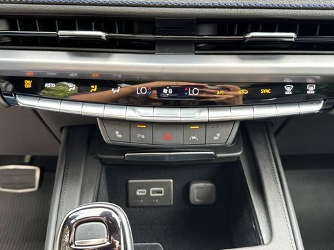 Certified 2025 Cadillac XT4 Sport AWD/4WD image 34