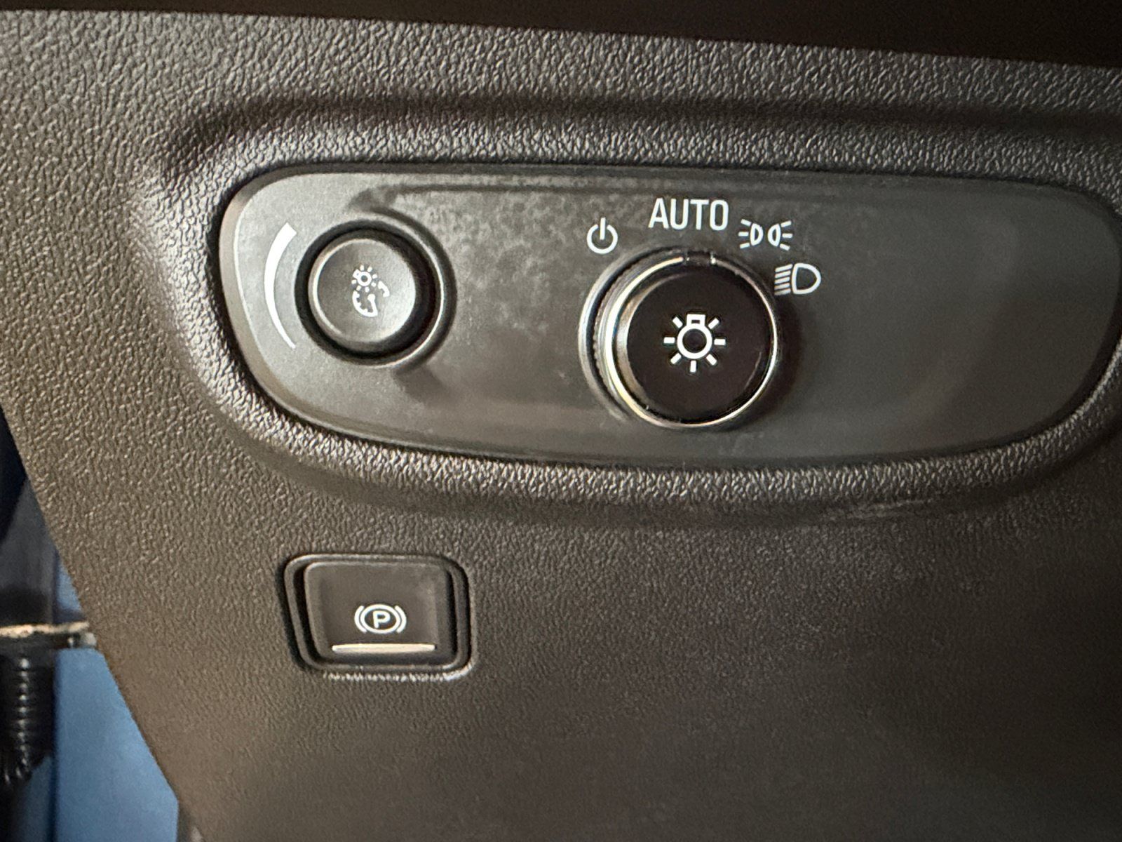 Used 2024 GMC Terrain SLE w/ Elevation Edition FWD image 24