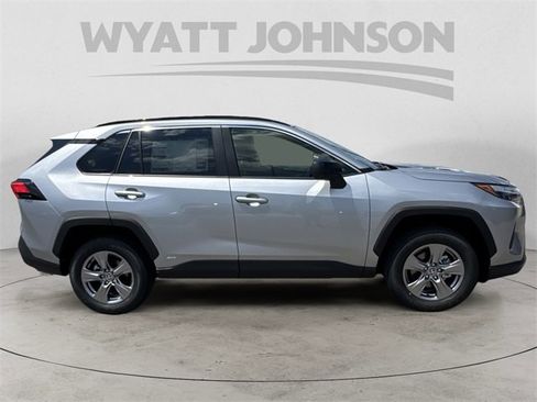 Used 2025 Toyota RAV4 LE image 6