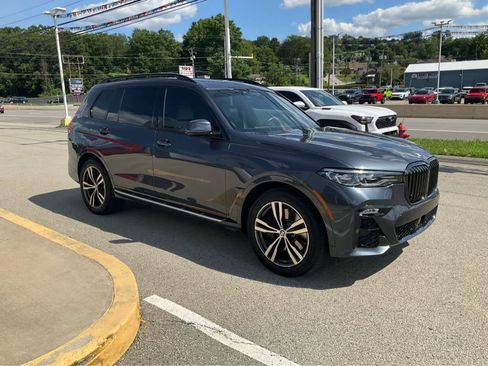 Used 2021 BMW X7 xDrive40i w/ M Sport Package AWD/4WD image 3