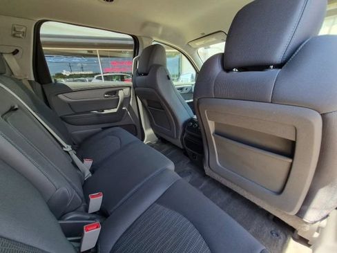 Used 2017 Chevrolet Traverse LT FWD image 20
