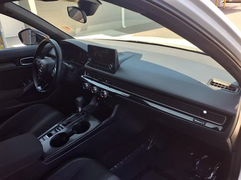 Used 2025 Honda Civic Sport image 36