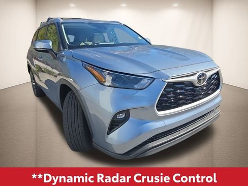 Used 2022 Toyota Highlander XLE image 9