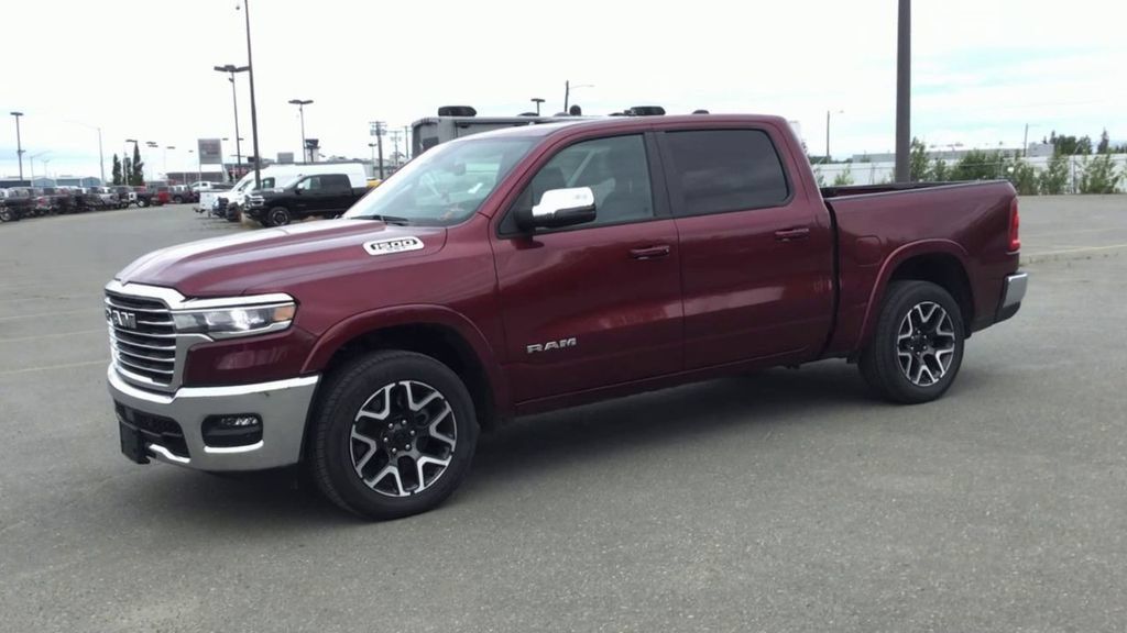 Used 2025 RAM 1500 Laramie AWD/4WD image 4