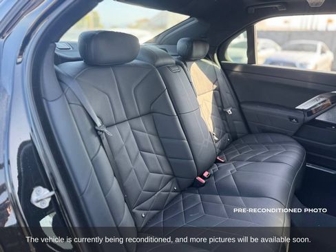Used 2023 BMW 760i xDrive AWD/4WD image 11