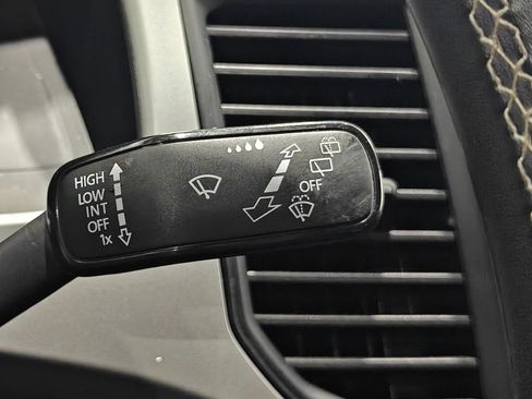 Used 2021 Volkswagen Atlas SE image 48