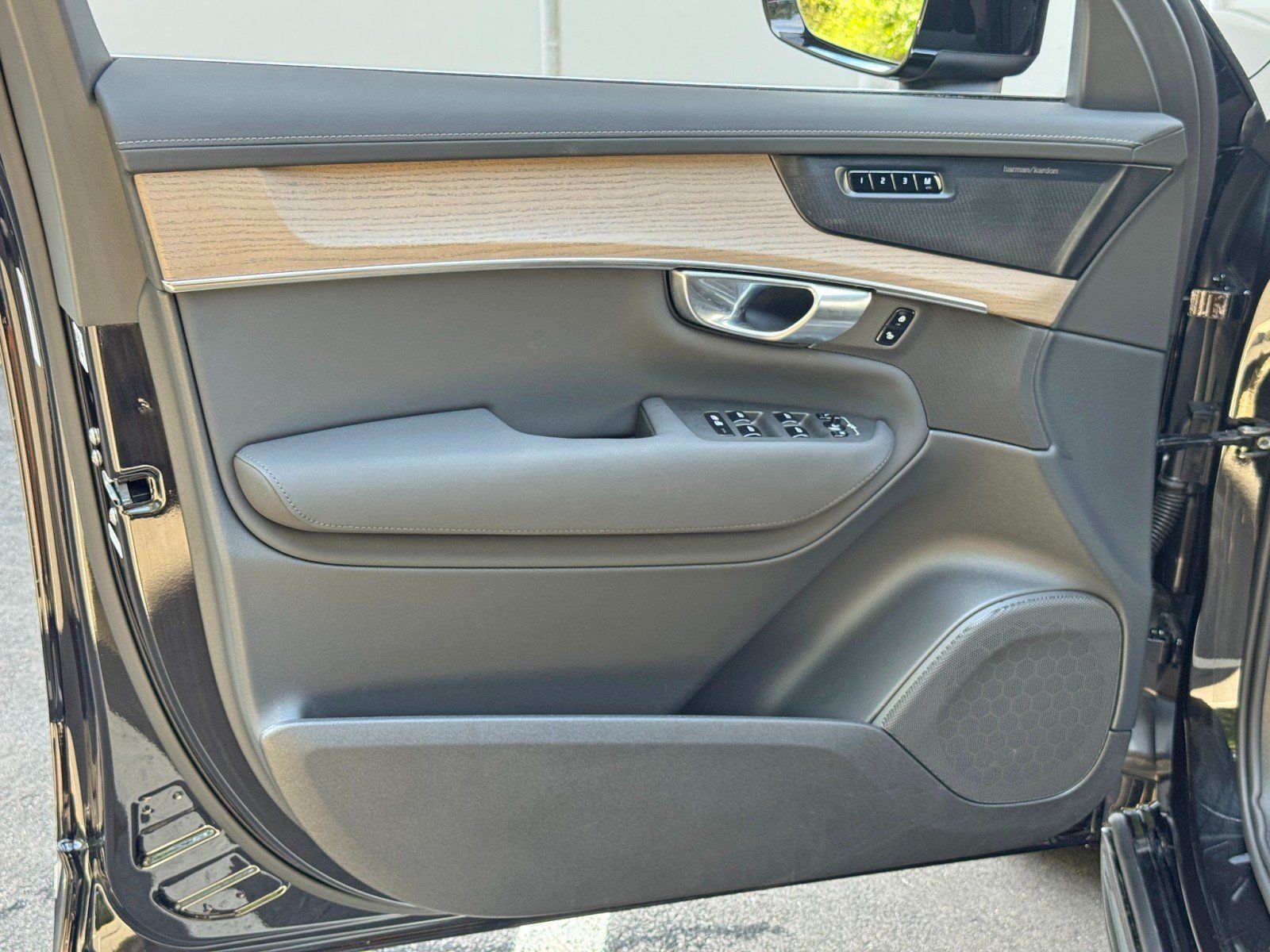 Used 2026 Volvo XC90 B6 Plus AWD/4WD image 45