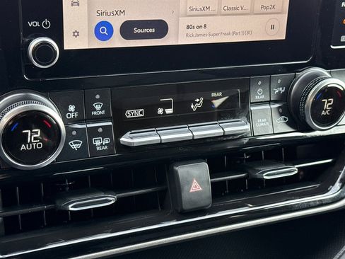 Used 2025 Toyota Highlander LE image 22