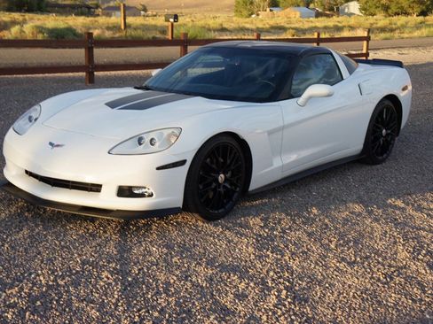 Used 2011 Chevrolet Corvette Coupe w/ 1LT RWD image 2