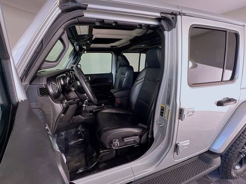 Used 2022 Jeep Wrangler Unlimited Sahara image 14