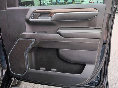 Used 2024 GMC Sierra 1500 Elevation w/ LPO, Elevation Black Package AWD/4WD image 18