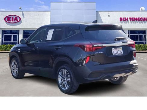 Certified 2022 Kia Seltos LX image 6