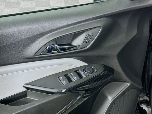 Used 2025 Chevrolet Trax LT w/ LT Convenience Package image 15