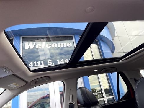 Certified 2023 Honda Pilot Touring image 11