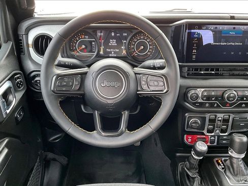 Used 2024 Jeep Gladiator Sport image 8