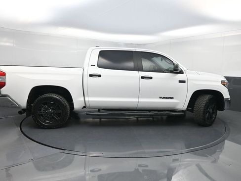 Used 2020 Toyota Tundra SR5 w/ SR5 Upgrade Package AWD/4WD image 40