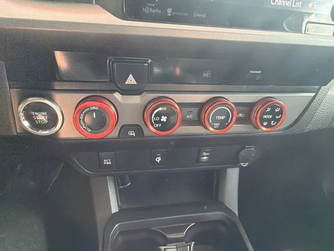 Used 2017 Toyota Tacoma TRD Off-Road w/ Tow Package (A/T) AWD/4WD image 26