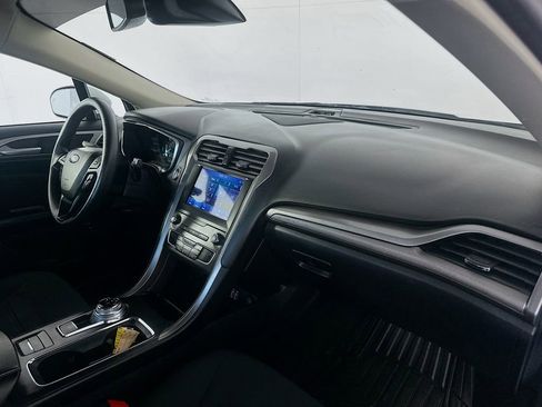 Used 2020 Ford Fusion SE FWD image 27